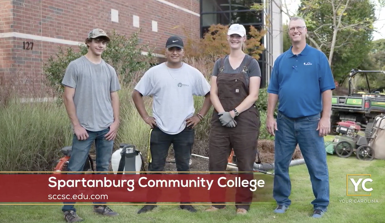 Horticulture students on campus